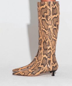 Sallygates.shop8eb00e5919 3